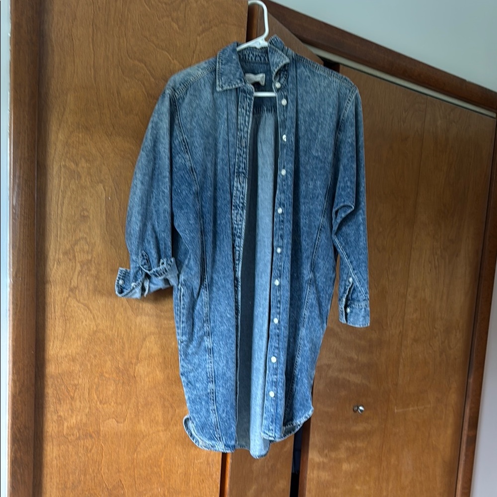 Universal Thread Blue Casual Button Down Shirt